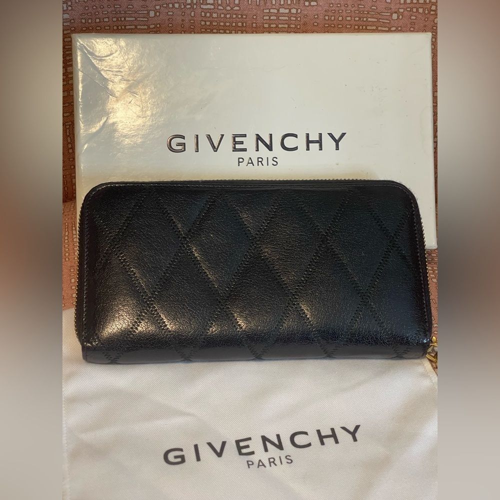 Givenchy Pandora Quilted Wallet Black Leather Gold Zip Around NEW Unused - Picture 3 of 14